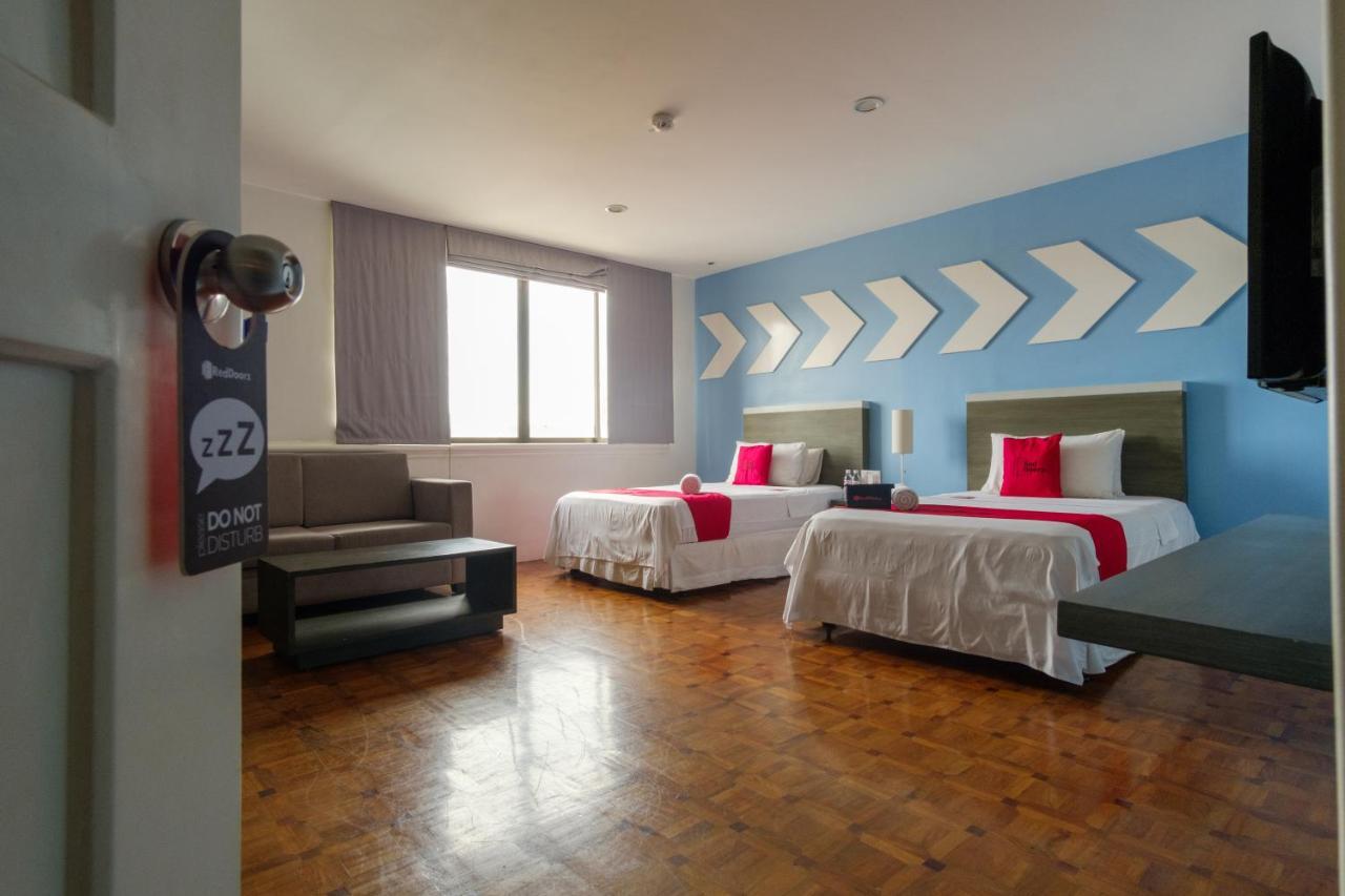Reddoorz Plus @ Casino Street Makati Makati City Екстериор снимка