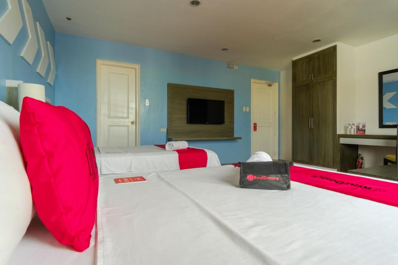 Reddoorz Plus @ Casino Street Makati Makati City Екстериор снимка