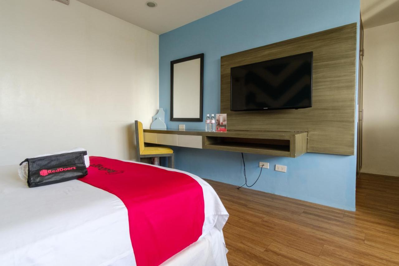 Reddoorz Plus @ Casino Street Makati Makati City Екстериор снимка